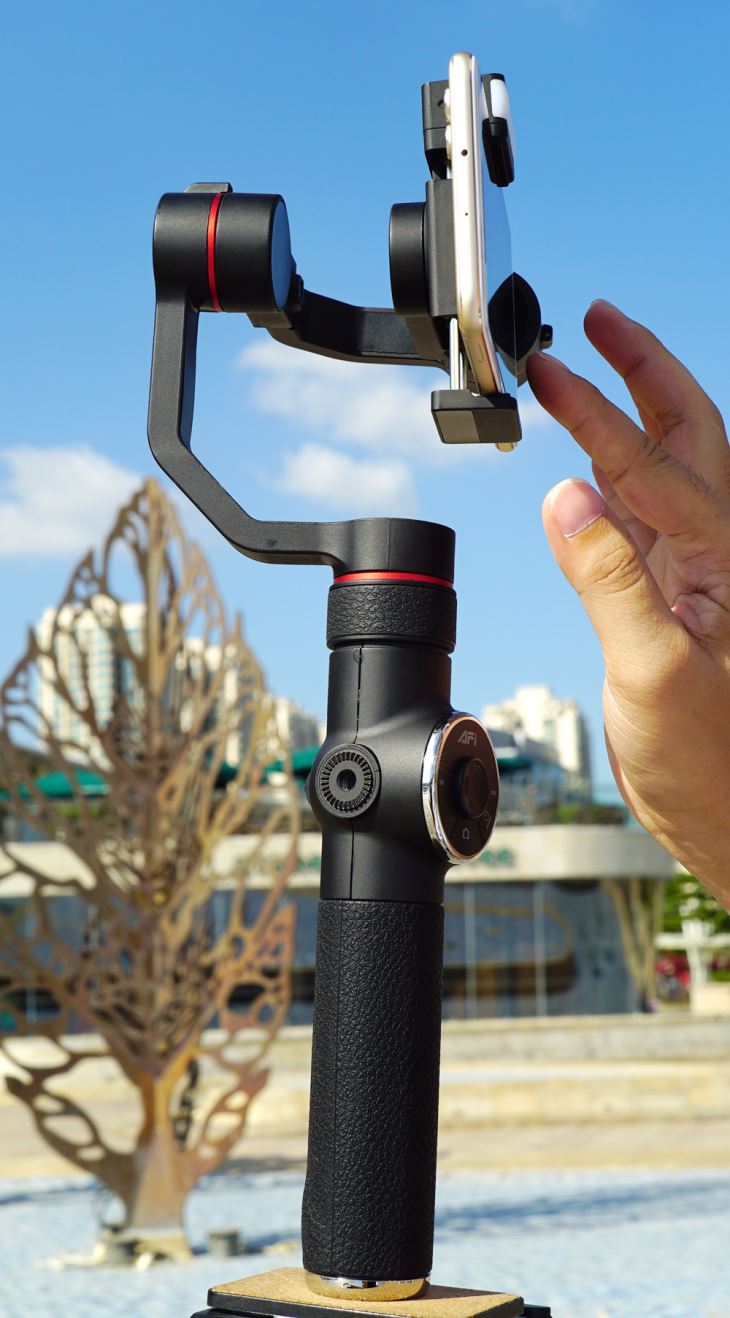 AFI V5 Extendable Handheld Stabilizer Gimbal 3-Axis Untuk Smartphone iPhone Dan Gopro Hero 5 Black / 4/3 + / 3 Mendukung Objek Wajah